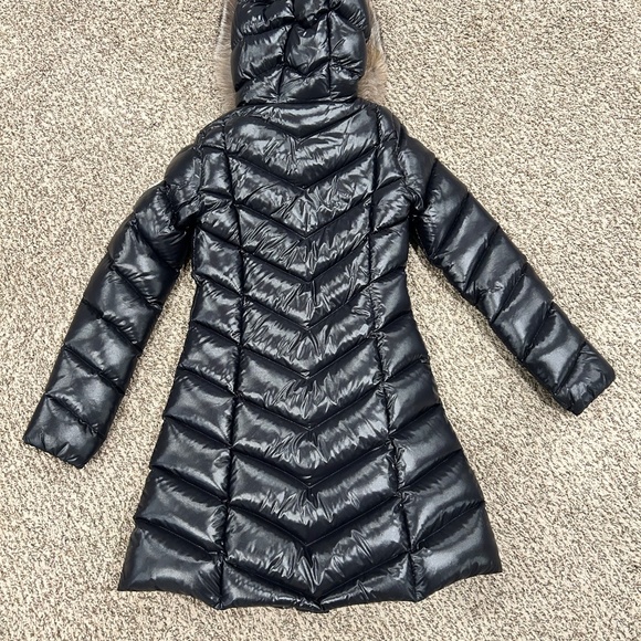 Moncler coat with fur detachable hood - Picture 5 of 7